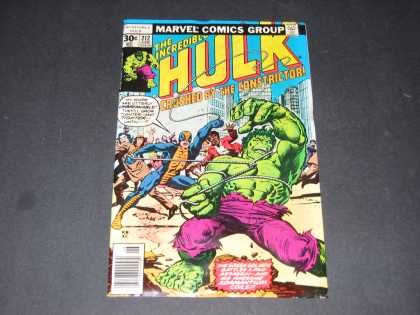 Hulk 212 - Rope - Green Monster - City - Purple Pants - Superheroes - Richard Buckler