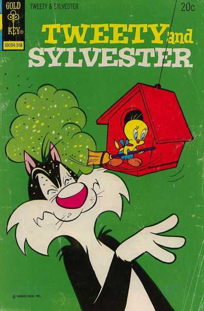 Tweety and Sylvester 32 - Broom - Bird House - Apron - Dust - Cat