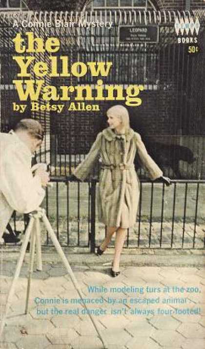 Vintage Books - The Yellow Warning - Betsy Allen