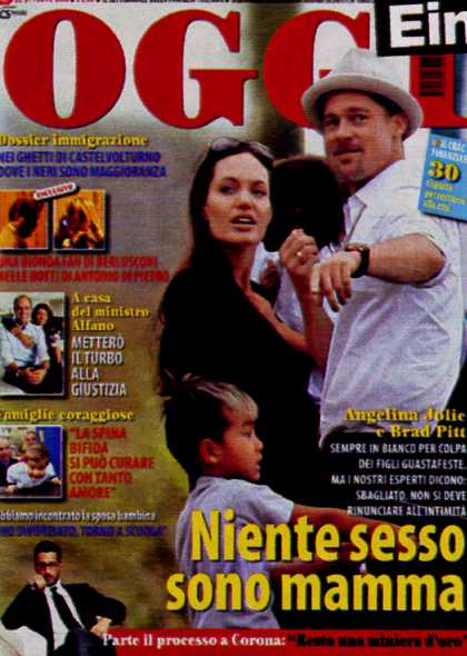 Brad Pitt & Angelina Jolie 32
