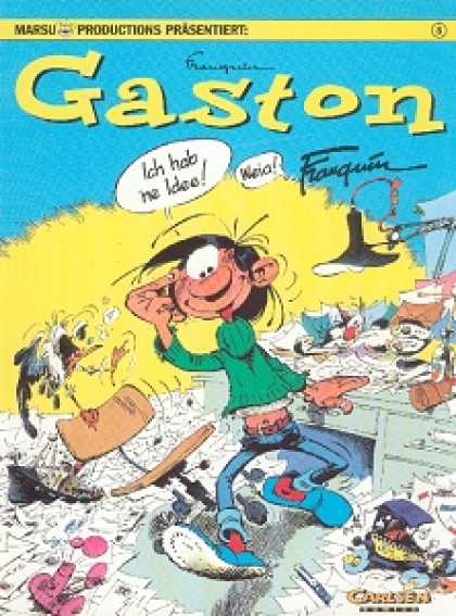 Gaston 42 - Boy - Lamp - Desk - Chair - Papers