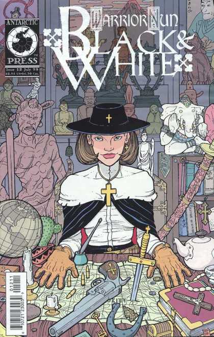 Warrior Nun: Black & White 12 - Warrior Nun - Cross - Gloves - Dagger - Gun