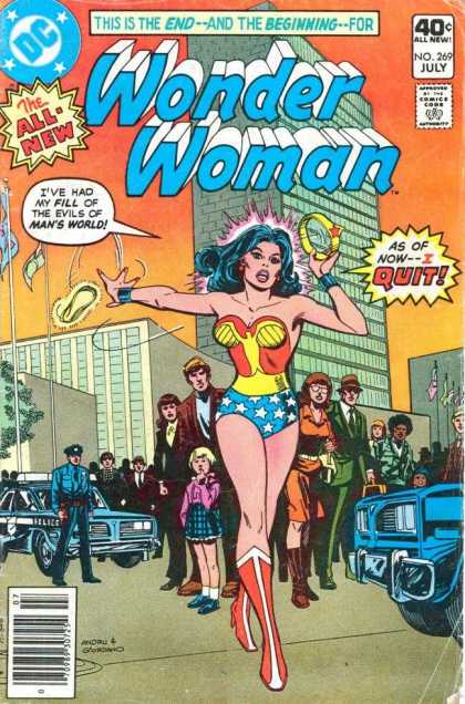 Wonder Woman 269 - Costume - City - Building - Policeman - Cars - Dick Giordano, Ross Andru